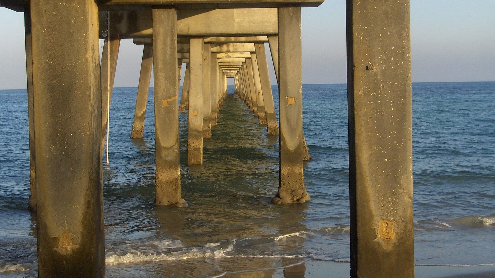 Dania Beach shoreline